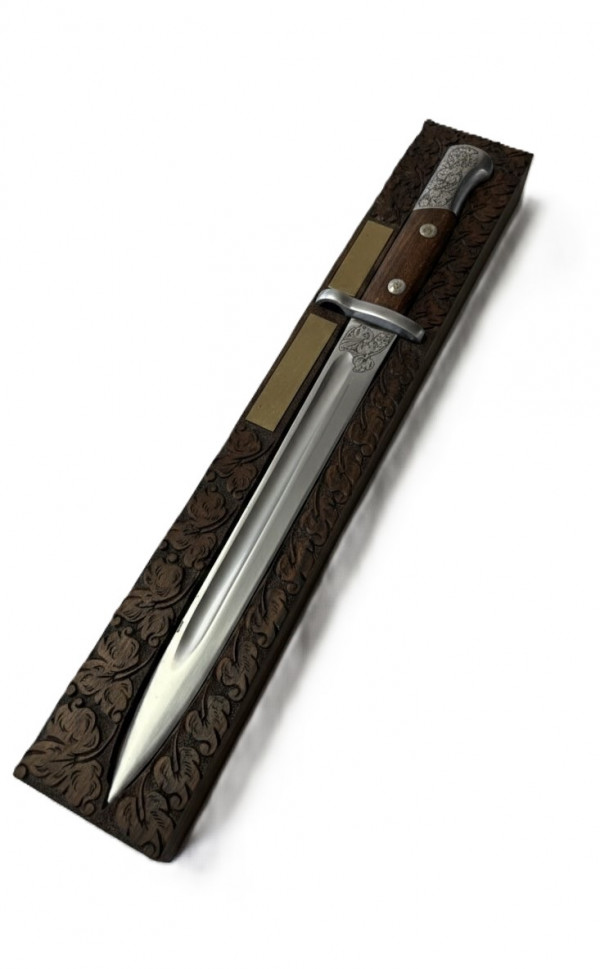 Bajonet Zastava M48 sa drvenim postoljem